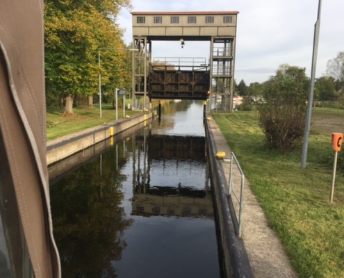 Hausboote - Yachtvermietung - Waren